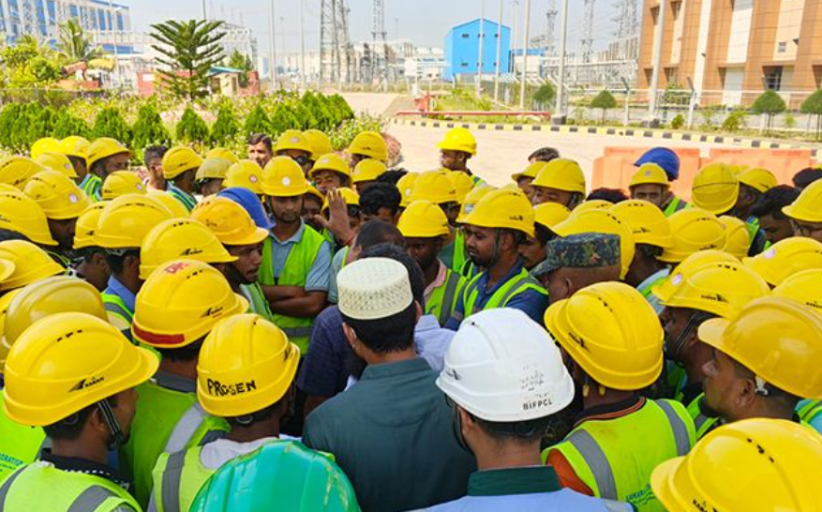 রামপাল তাপবিদ্যুৎ কেন্দ্রে বকেয়া বেতনের দাবিতে শ্রমিকদের বিক্ষোভ