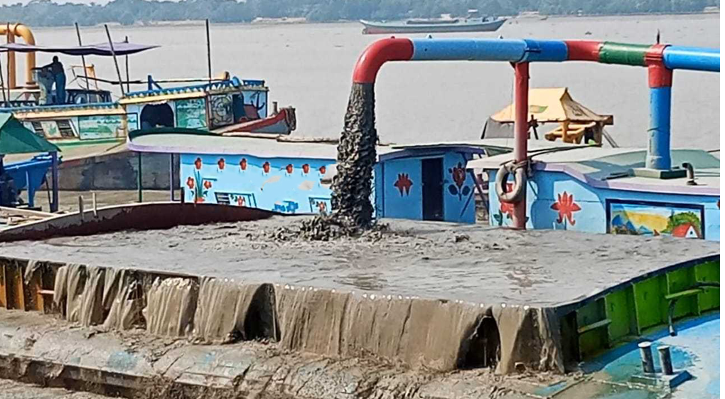 মোংলা বন্দরের ‘ইনার বার’ ড্রেজিং প্রকল্পের কাজ শেষ হতে দীর্ঘসূত্রীতা