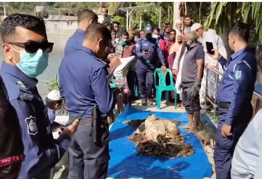 মোংলায় মৃত্যুর কারণ জানতে  কবর থেকে মরদেহ উত্তোলন