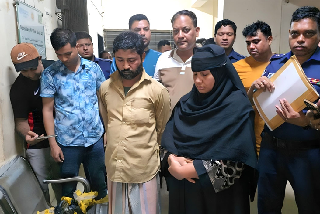 হাসপাতালে রোগীর কাছে ইয়াবা পৌঁছে দিতে গিয়ে আইনশৃঙ্খলা বাহিনীর হাতে আটক দম্পতি।