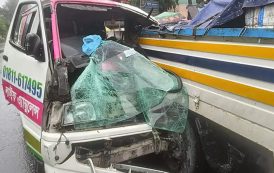 সীতাকুণ্ডে লাশবাহী অ্যাম্বুলেন্সের পিকআপে ধাক্কা, নবজাতকের স্বজনসহ আহত ৩
