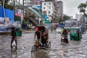 আরও দুই দিন ভারী বৃষ্টির শঙ্কা, চট্টগ্রামে জনজীবন ব্যাহত