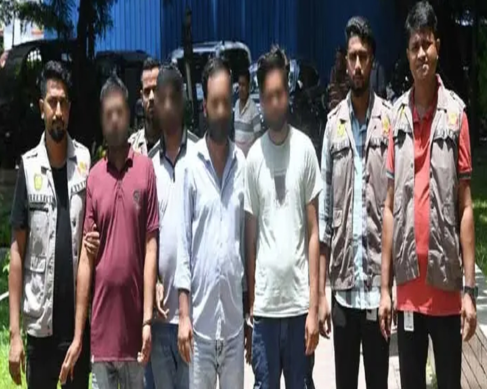 পল্লবীতে ১৫ লাখ টাকা ভাগাভাগি নিয়ে গোলাগুলি, ‘ল্যাংড়া রুবেল’সহ গ্রেপ্তার ৫