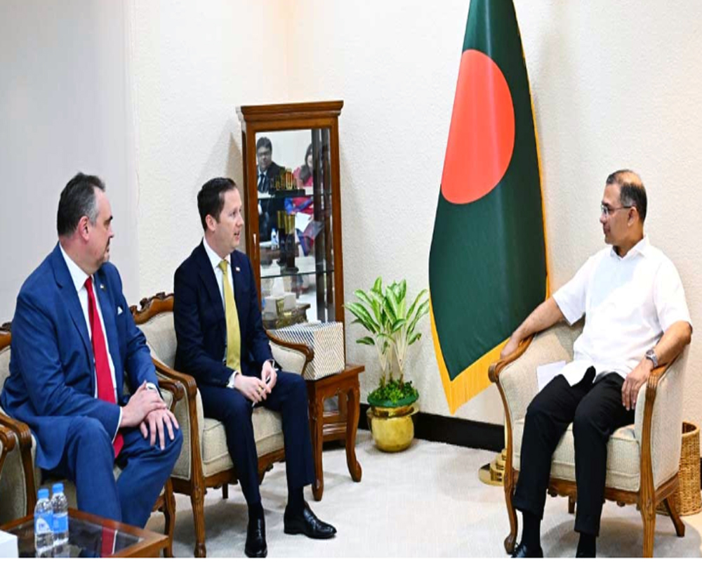 প্রধানমন্ত্রীর সঙ্গে মার্কিন কর্মকর্তার বৈঠক, দ্বিপাক্ষিক সম্পর্ক জোরদারে আলোচনা